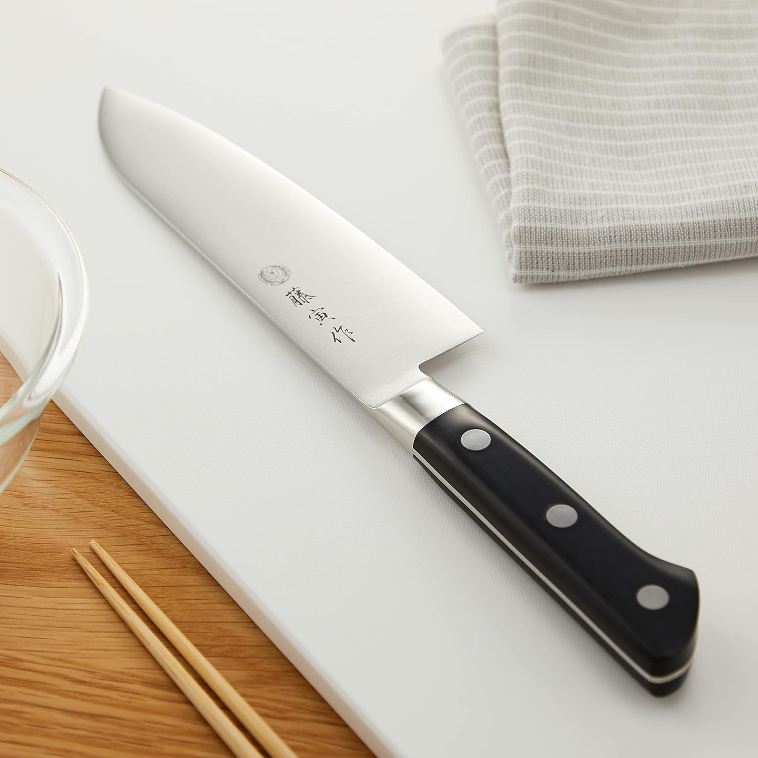 Tojiro santoku blade and edge detail