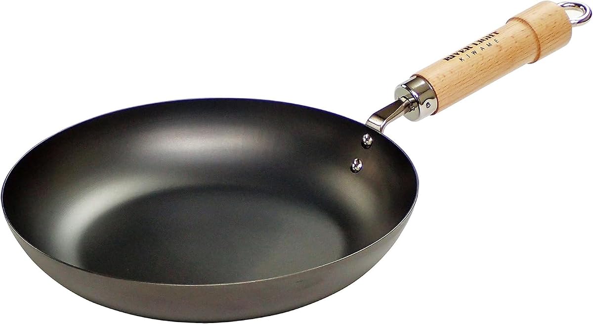 River Light Extreme Japan nitrided-iron frying pan with a detachable wood handle