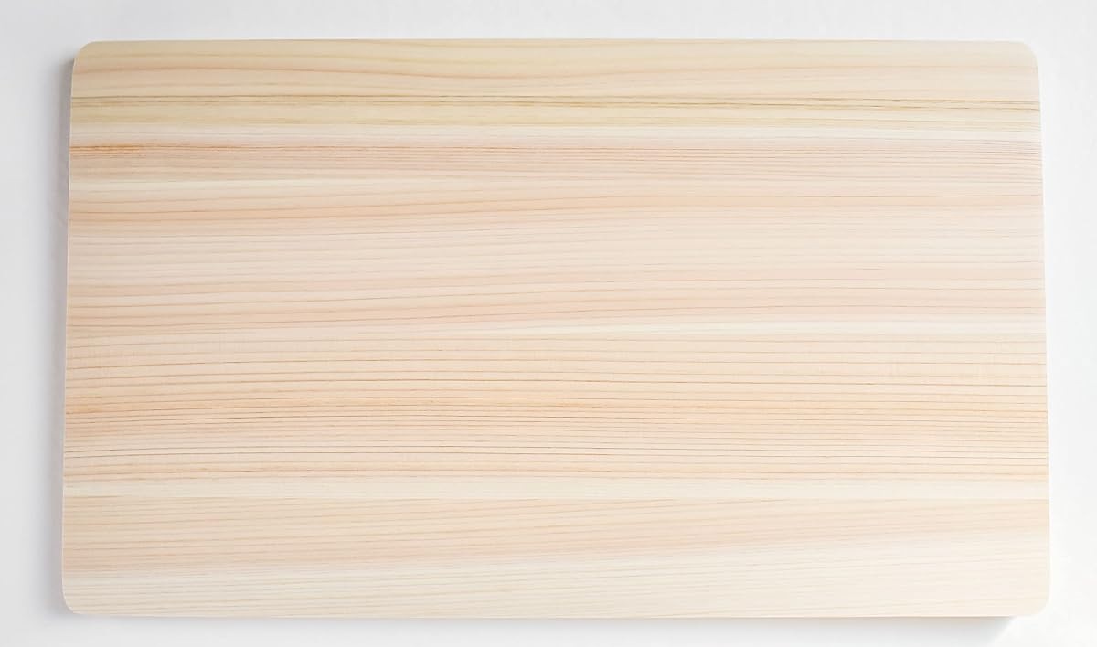 Top-down view of the pale straight grain on the YAMASAN hinoki cutting board