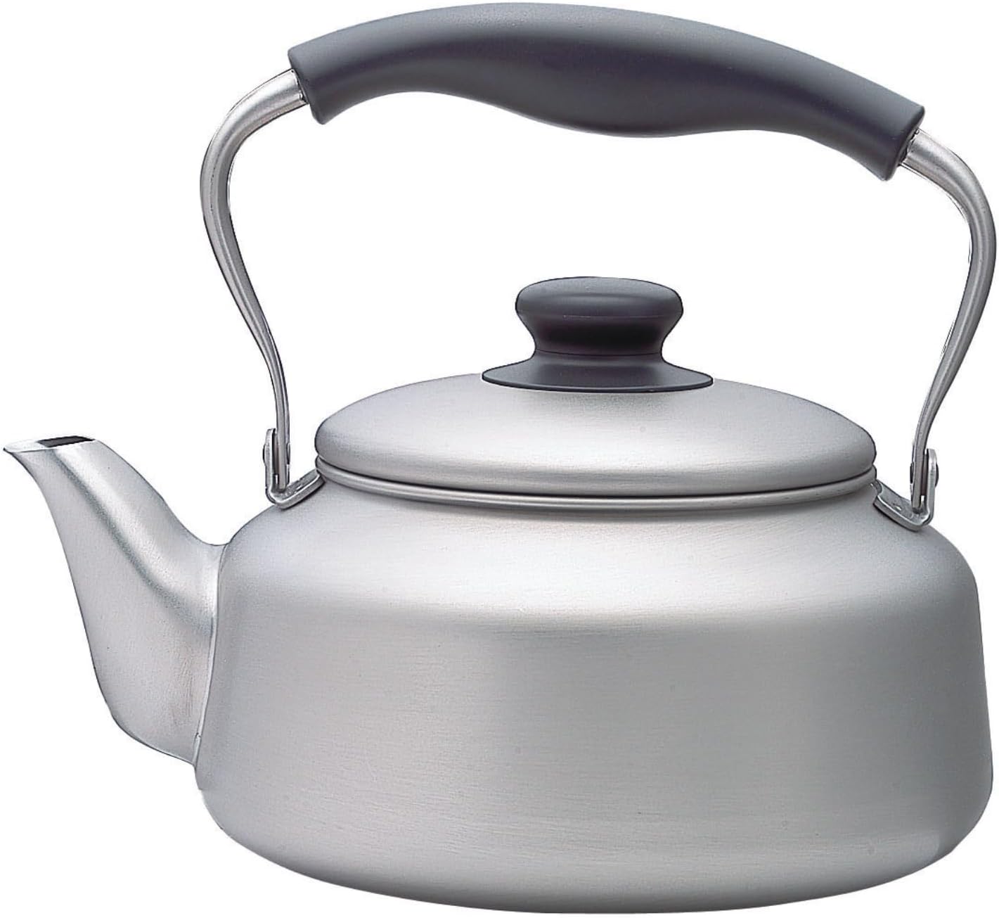 Sori Yanagi matte stainless steel kettle with a black handle grip plus a black lid knob