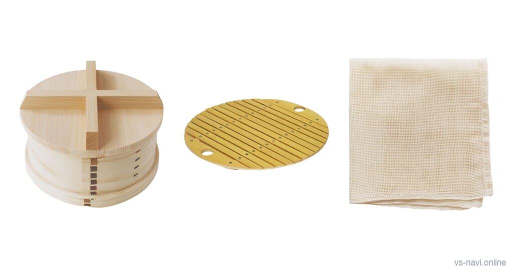 Japanese Bamboo Steamer (Seiro) Guide 2026: The Steamer, Rack and Cloth Worth Buying