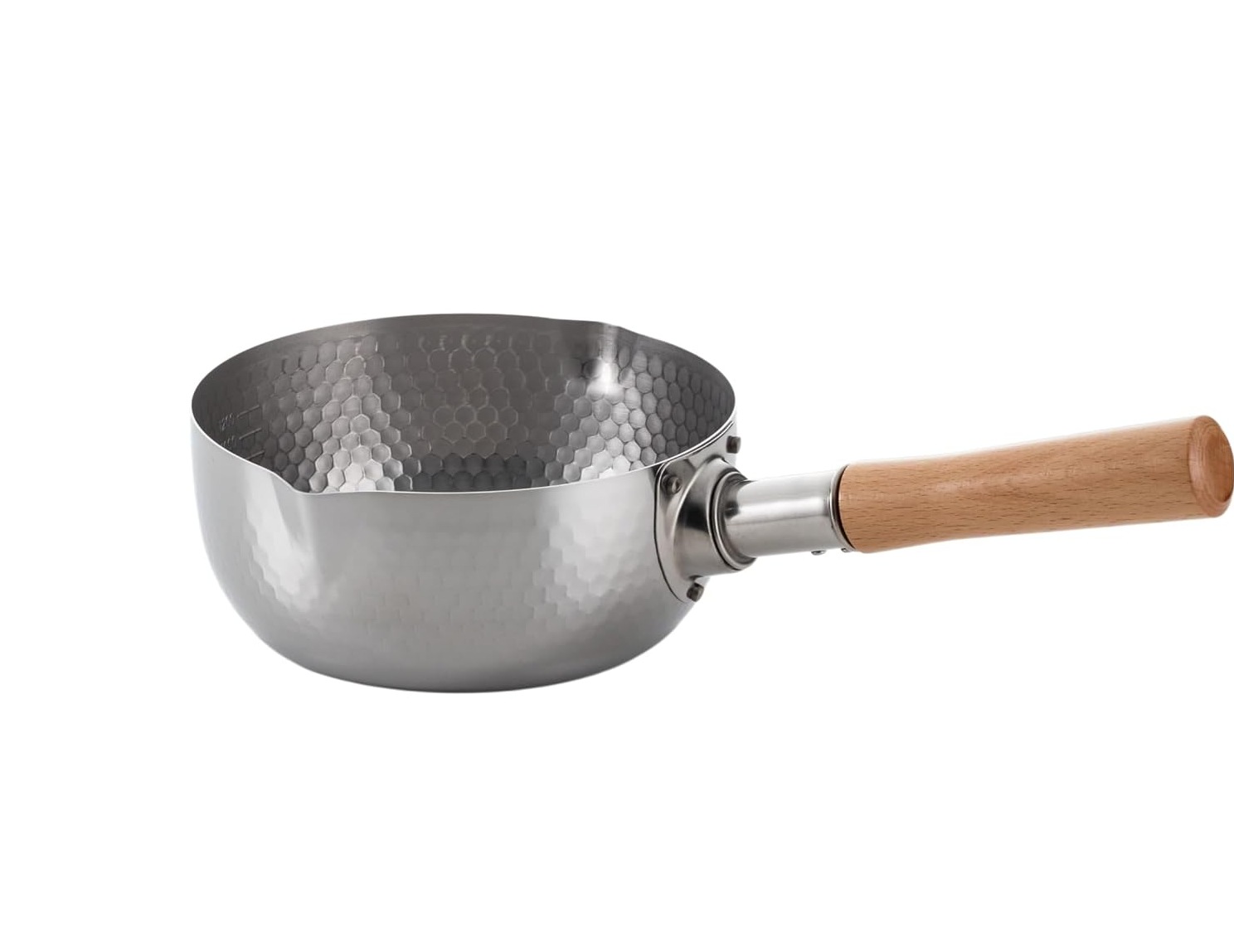 Maruyama Giken Kourikka 18 cm yukihira saucepan with mirror-polished hammered body and wood handle